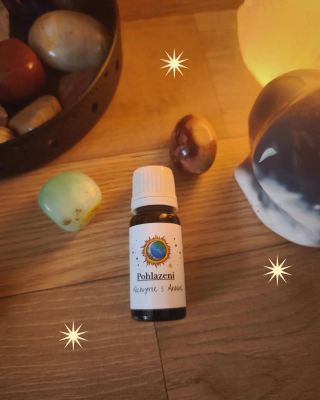 ✨ Jak se narodila – Pohlazení Většina esencí přichází nejdříve jako léčitel pro mě samotnou. Až po určité době jsou...