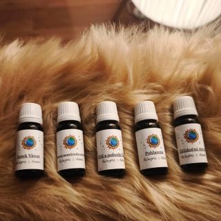✨ Na e-shopu právě přistály nové esence. Nejsou to produkty. Jsou to brány do energie, kterou můžeš pozvat do svého...